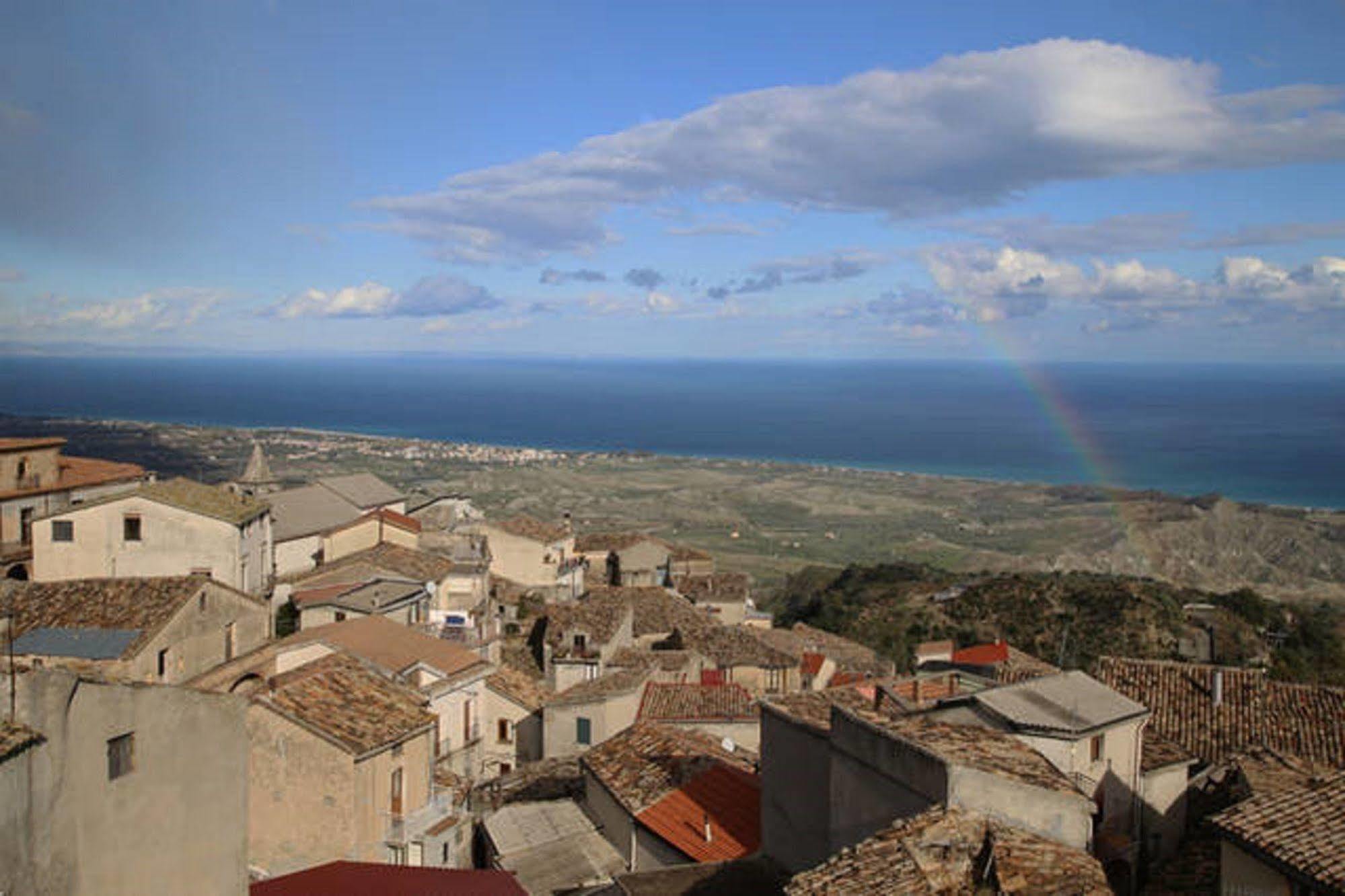Perla Del Borgo Appartamenti Santa Caterina dello Ionio Ngoại thất bức ảnh
