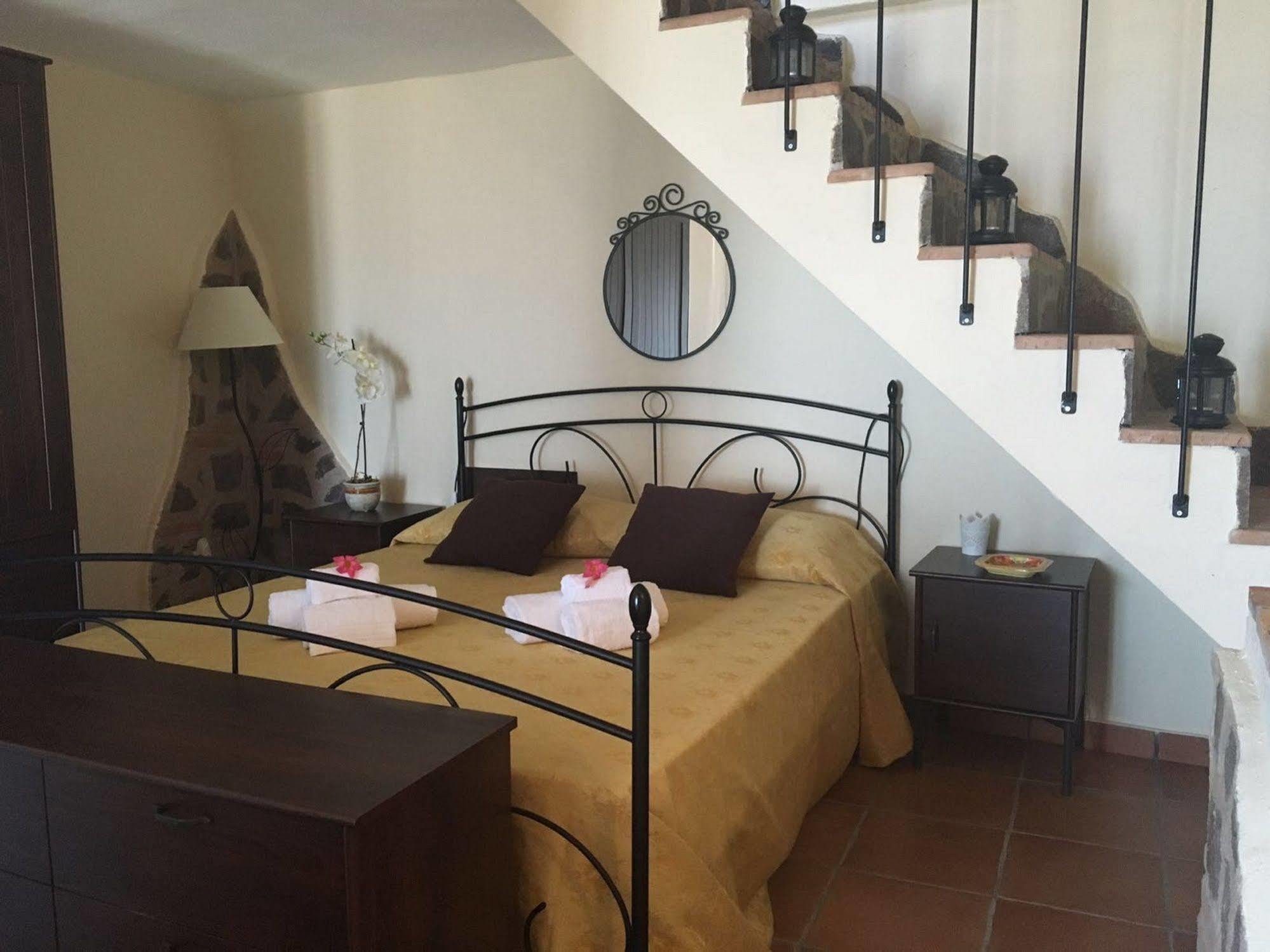Perla Del Borgo Appartamenti Santa Caterina dello Ionio Ngoại thất bức ảnh